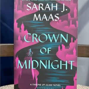 Crown of Midnight Book by Sarah J. Maas